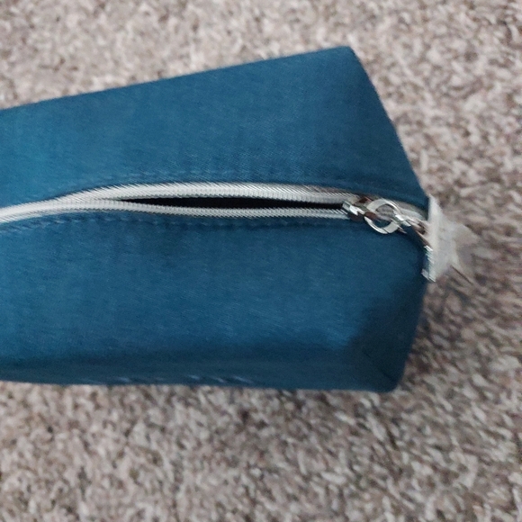 Brand New Dior Cosmetic Bag with samples - Picture 3 of 5